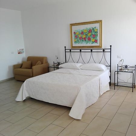 La Nave Sul Mare Di Taormina Bed & Breakfast Letojanni Exterior photo