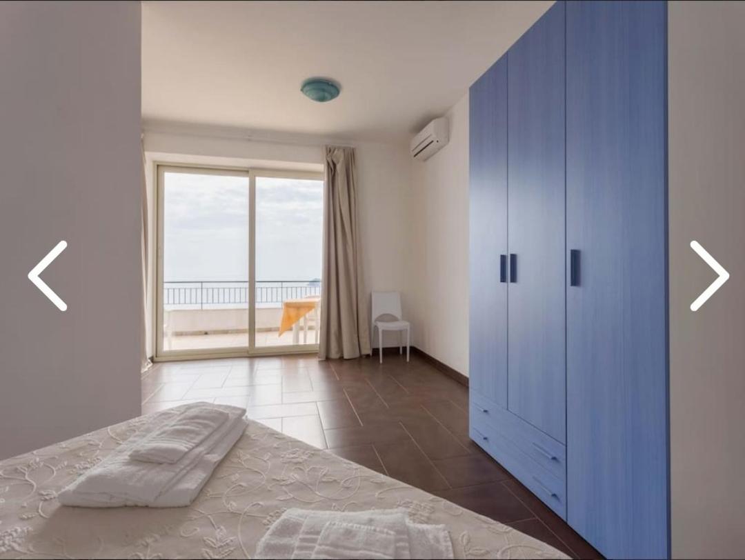 La Nave Sul Mare Di Taormina Bed & Breakfast Letojanni Exterior photo